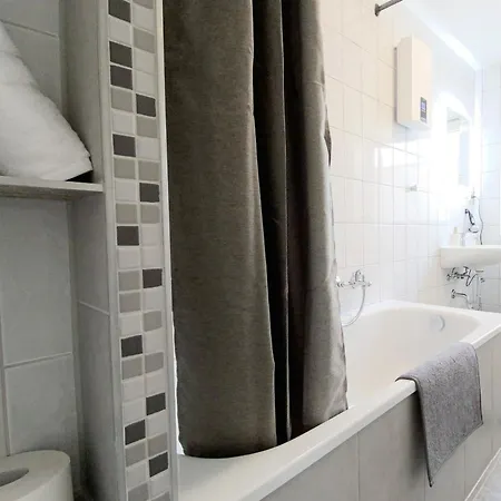 Milpau Gladbeck: Modern Central With Premium Amenities Apartment